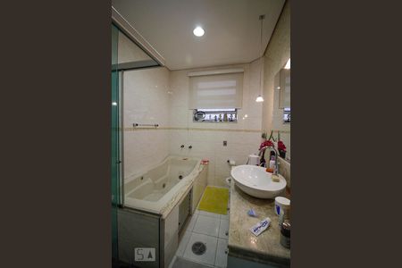 Casa à venda com 500m², 7 quartos e 3 vagas Casa à venda com 500m², 7 quartos e 3 vagasBanheiro da Suíte