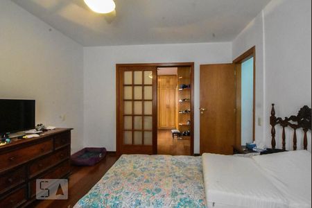 Apartamento à venda com 340m², 4 quartos e 2 vagasSuíte 01