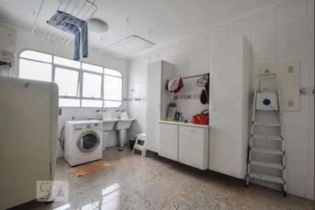 Apartamento à venda com 340m², 4 quartos e 2 vagasLavanderia