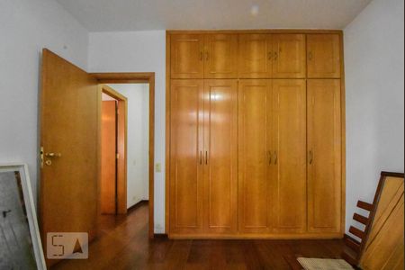 Apartamento à venda com 340m², 4 quartos e 2 vagasQuarto 02