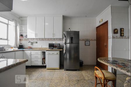 Apartamento à venda com 340m², 4 quartos e 2 vagasCozinha