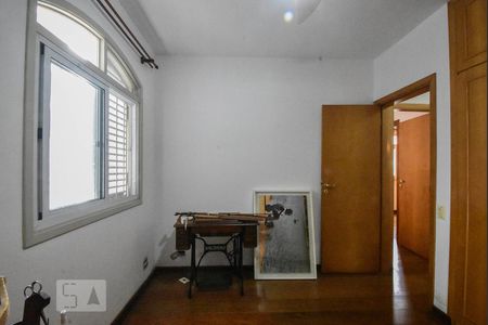 Apartamento à venda com 340m², 4 quartos e 2 vagasQuarto 02