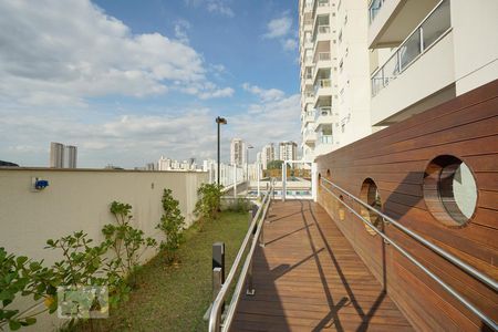 Apartamento à venda com 64m², 2 quartos e 1 vagaEntrada piscina