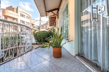 Casa à venda com 280m², 5 quartos e 3 vagasEntrada