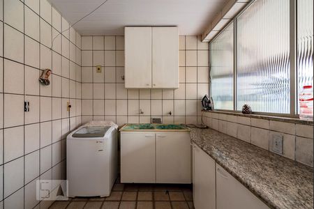 Casa à venda com 280m², 5 quartos e 3 vagasÁrea de Serviço