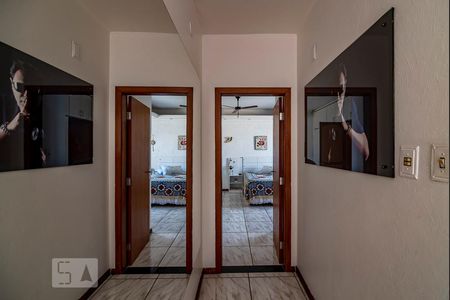 Casa à venda com 280m², 5 quartos e 3 vagasCorredor