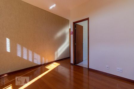 Sala de apartamento à venda com 3 quartos, 68m² em Vila Cloris, Belo Horizonte