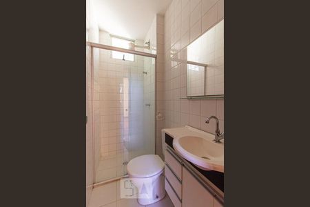 Banheiro Social de apartamento à venda com 3 quartos, 68m² em Vila Cloris, Belo Horizonte