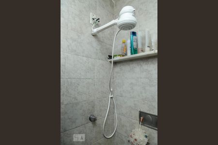 Banheiro de apartamento para alugar com 1 quarto, 46m² em Pilares, Rio de Janeiro