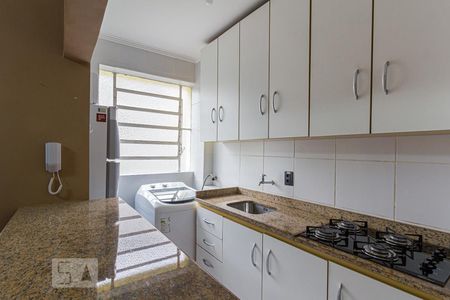 Apartamento à venda com 40m², 1 quarto e 1 vaga Apartamento à venda com 40m², 1 quarto e 1 vagaCozinha e Área de Serviço