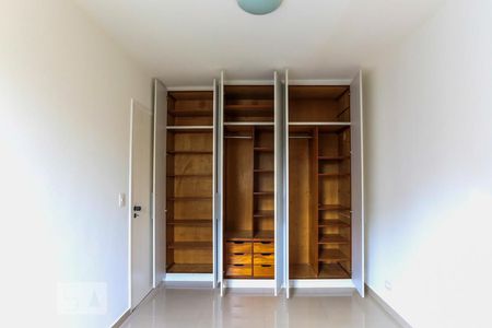 Apartamento à venda com 72m², 2 quartos e 1 vaga Apartamento à venda com 72m², 2 quartos e 1 vagaQuarto 2 Armário