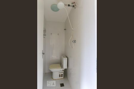 Apartamento à venda com 72m², 2 quartos e 1 vaga Apartamento à venda com 72m², 2 quartos e 1 vagaBanheiro de Serviço