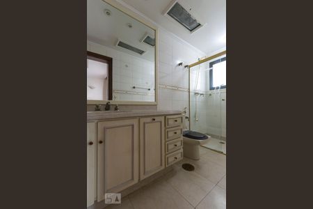 Apartamento à venda com 220m², 4 quartos e 4 vagasQuarto 3 - Suíte/ Banheiro