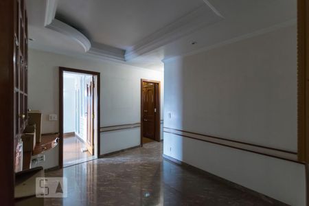 Apartamento à venda com 220m², 4 quartos e 4 vagasCorredor