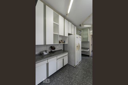 Apartamento à venda com 220m², 4 quartos e 4 vagasCozinha (Armários)