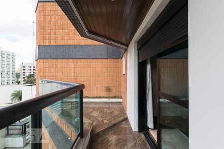 Apartamento à venda com 220m², 4 quartos e 4 vagasQuarto 4 - Suíte/ Varanda