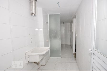 Apartamento à venda com 130m², 3 quartos e 2 vagas Apartamento à venda com 130m², 3 quartos e 2 vagasCozinha e Área de Serviço