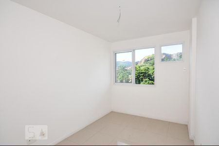 Apartamento à venda com 130m², 3 quartos e 2 vagas Apartamento à venda com 130m², 3 quartos e 2 vagasSuíte