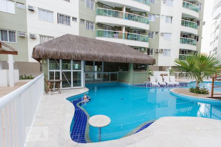 Apartamento à venda com 130m², 3 quartos e 2 vagas Apartamento à venda com 130m², 3 quartos e 2 vagasPiscina