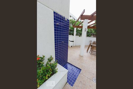 Apartamento à venda com 130m², 3 quartos e 2 vagas Apartamento à venda com 130m², 3 quartos e 2 vagasÁrea comum - Piscina