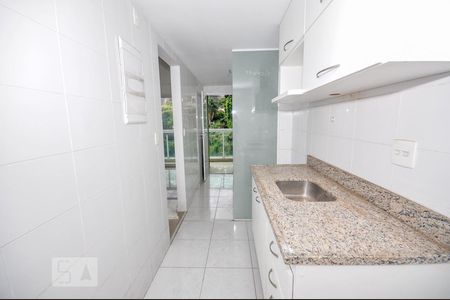 Apartamento à venda com 130m², 3 quartos e 2 vagas Apartamento à venda com 130m², 3 quartos e 2 vagasCozinha e Área de Serviço