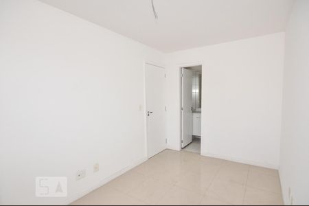Apartamento à venda com 130m², 3 quartos e 2 vagas Apartamento à venda com 130m², 3 quartos e 2 vagasSuíte