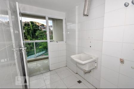 Apartamento à venda com 130m², 3 quartos e 2 vagas Apartamento à venda com 130m², 3 quartos e 2 vagasCozinha e Área de Serviço