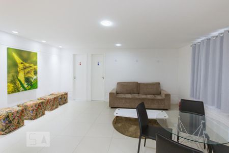 Apartamento à venda com 130m², 3 quartos e 2 vagas Apartamento à venda com 130m², 3 quartos e 2 vagasSalão de Festas