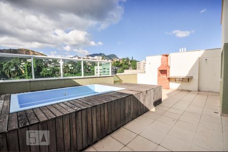 Apartamento à venda com 130m², 3 quartos e 2 vagas Apartamento à venda com 130m², 3 quartos e 2 vagasPiscina - Área Externa - Cobertura