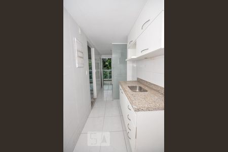 Apartamento à venda com 130m², 3 quartos e 2 vagas Apartamento à venda com 130m², 3 quartos e 2 vagasCozinha e Área de Serviço