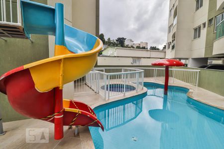 Apartamento à venda com 130m², 3 quartos e 2 vagas Apartamento à venda com 130m², 3 quartos e 2 vagasPiscina