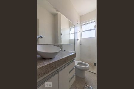 Banheiro de apartamento à venda com 2 quartos, 70m² em Ipiranga, Belo Horizonte
