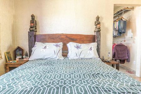 Casa à venda com 240m², 4 quartos e 1 vagaSuíte