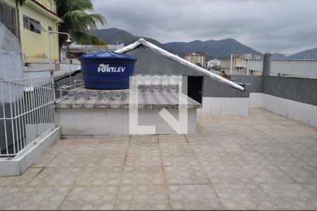 Casa à venda com 183m², 4 quartos e 1 vagaÁrea de Serviço