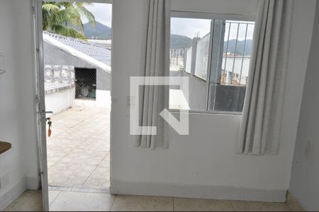Casa à venda com 183m², 4 quartos e 1 vagaQuarto de Serviço