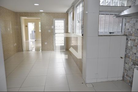 Casa à venda com 183m², 4 quartos e 1 vagaCozinha