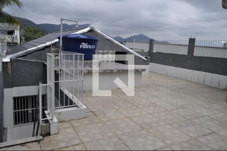 Casa à venda com 183m², 4 quartos e 1 vagaÁrea de Serviço