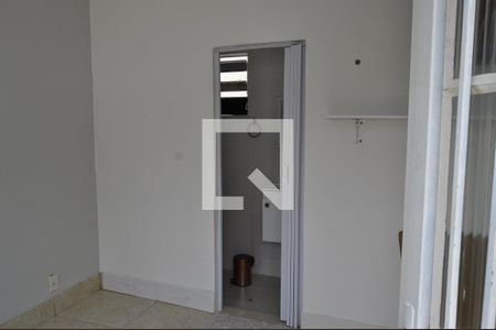 Casa à venda com 183m², 4 quartos e 1 vagaQuarto de Serviço