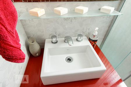 Detalhe banheiro  de apartamento à venda com 2 quartos, 48m² em Vila Carrão, São Paulo