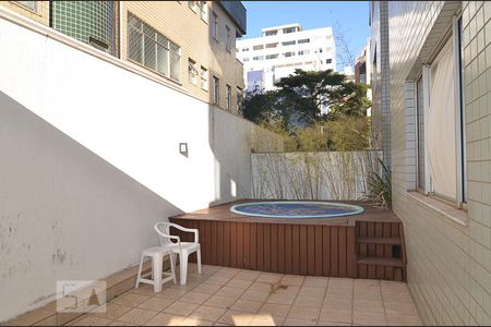 Apartamento à venda com 212m², 2 quartos e 2 vagasPiscina