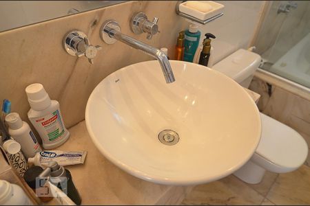 Apartamento à venda com 212m², 2 quartos e 2 vagasBanheiro da Suíte