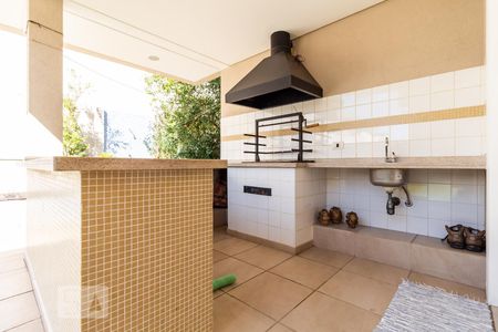 Casa de condomínio à venda com 460m², 4 quartos e 5 vagasChurrasqueira