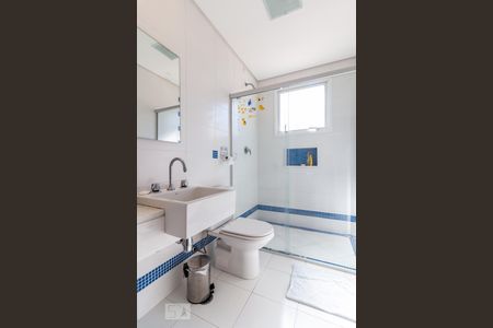 Casa de condomínio à venda com 460m², 4 quartos e 5 vagasBanheiro da Suíte 4