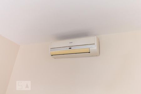 Casa de condomínio à venda com 460m², 4 quartos e 5 vagasDetalhe da Suíte 1