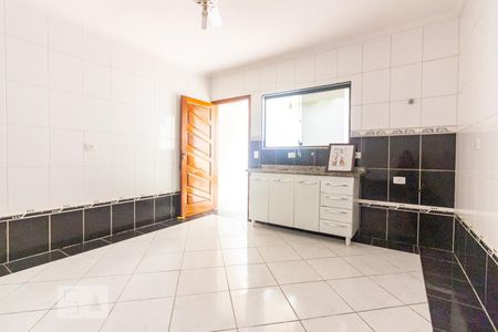 Cozinha  de casa à venda com 3 quartos, 150m² em Cidade São Francisco, São Paulo