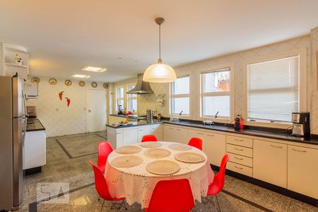 Casa à venda com 150m², 5 quartos e 5 vagasCozinha