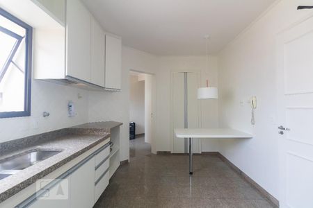 Apartamento à venda com 150m², 3 quartos e 2 vagasCozinha
