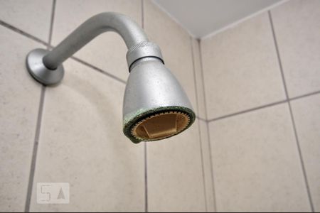 Casa de condomínio à venda com 480m², 5 quartos e 2 vagas Casa de condomínio à venda com 480m², 5 quartos e 2 vagasBanheiro Suíte