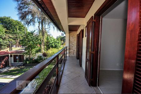 Casa de condomínio à venda com 480m², 5 quartos e 2 vagas Casa de condomínio à venda com 480m², 5 quartos e 2 vagasVaranda Quarto 2 e Quarto 3