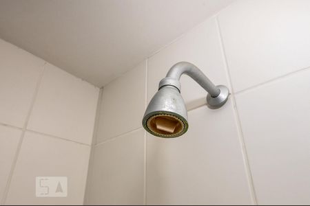 Casa de condomínio à venda com 480m², 5 quartos e 2 vagas Casa de condomínio à venda com 480m², 5 quartos e 2 vagasBanheiro Social 2